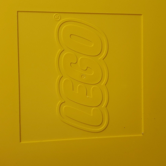 Lego carrying case with an assortment of Legos - Picture 3 of 10